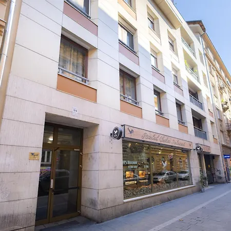 Daire Free Parkin Sensational Location 3room
