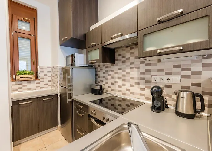 Sensational Location 3room *