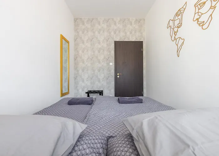 Sensational Location 3room アパート