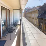Sensational Location 3room *